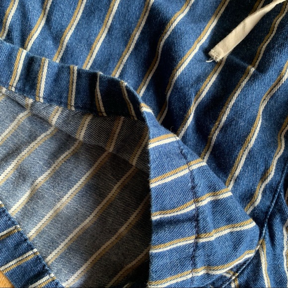 Aritzia striped shorts - Picture 4 of 6